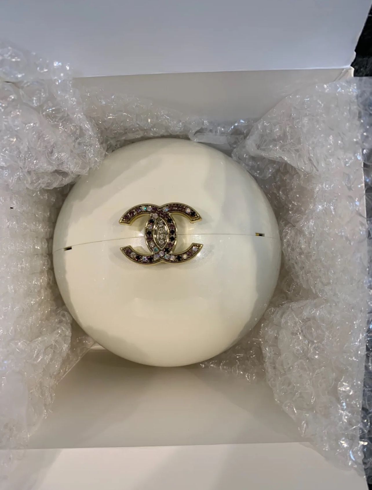 Chanel New Authentic VIP Dubai Gift 2016 White Pearl Minaudiere 