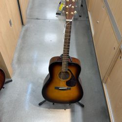 Yamaha Acoustic Guitar
