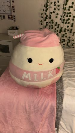 Big Strawberry Milk Squish mellow
