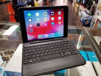 Apple iPad Air - 32GB - WiFi - Siri - with Zagg Rugged Keyboard Case at RizTech in Medina Ohio