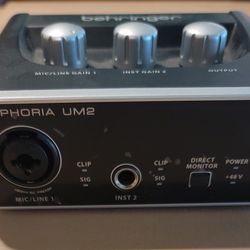 Audio Interface - Behringer U-Phoria UM2 