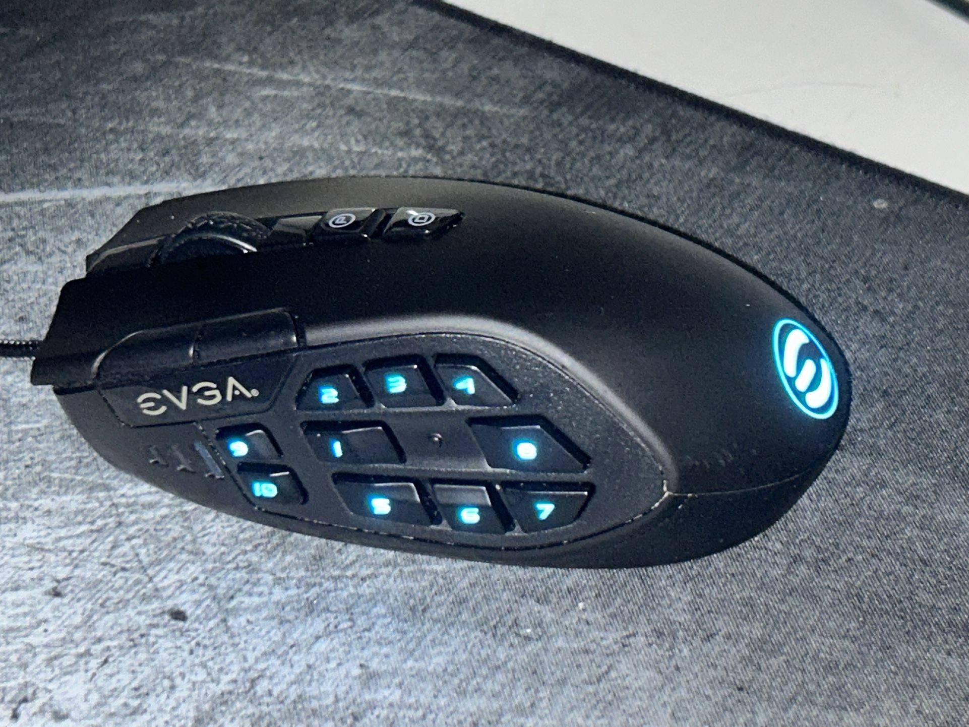 EVGA Gaming Mouse – High-Performance with Extra Side Buttons & RGB