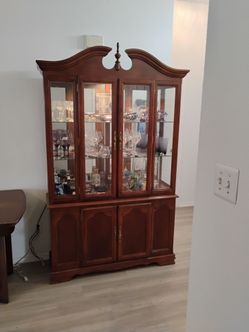 USED Large Queen Anne Style Cherry Finish CHINA CABINET (Lights Up) 52"W x 17.5"L x 84"H