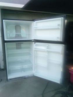 Whirlpool apartment size refrigerator