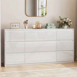 Elegant and unique 9-Drawer Dresser - High Gloss Modern Design
