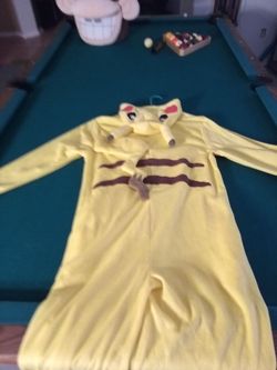 POKEMON LARGE 36/38 ZIP UP COSTUME