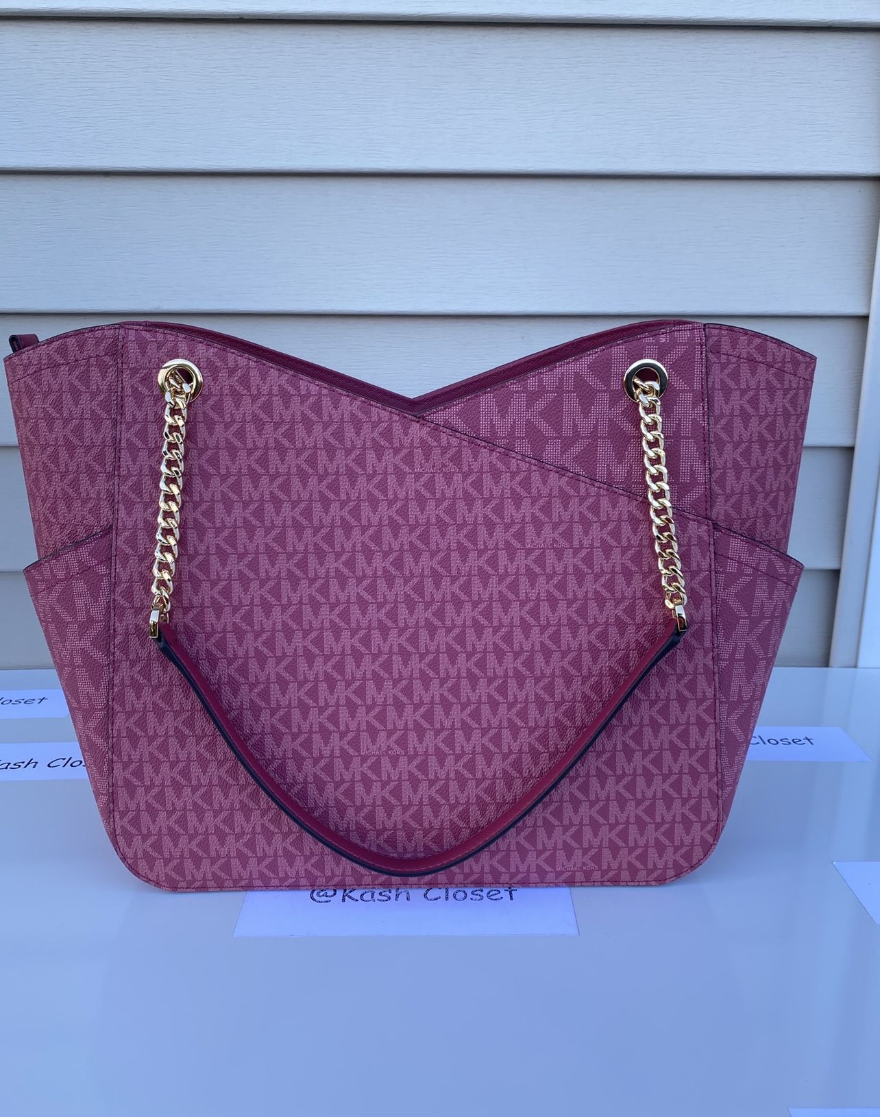 Michael Kors Jet Set Travel Large Chain Shoulder Tote for Sale in Merced,  CA - OfferUp