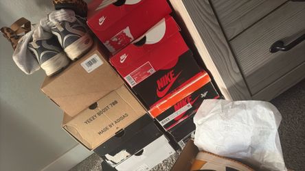 Jordan's shoes all price for one