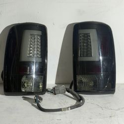 99-06 Tahoe Yukon Suburban Taillights