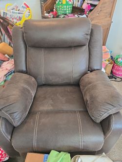 Old Cannery furniture warehouse Recliner