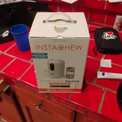 Treat Dispenser (Instachew)