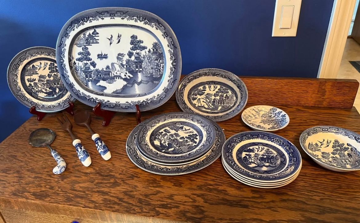 Blue Willow Vintage Lot of dishes 14 pc platter Bowl Holland Wedgewood Churchill Homer Laughlin