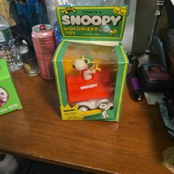 Snoopy Motorized Toy Style 966