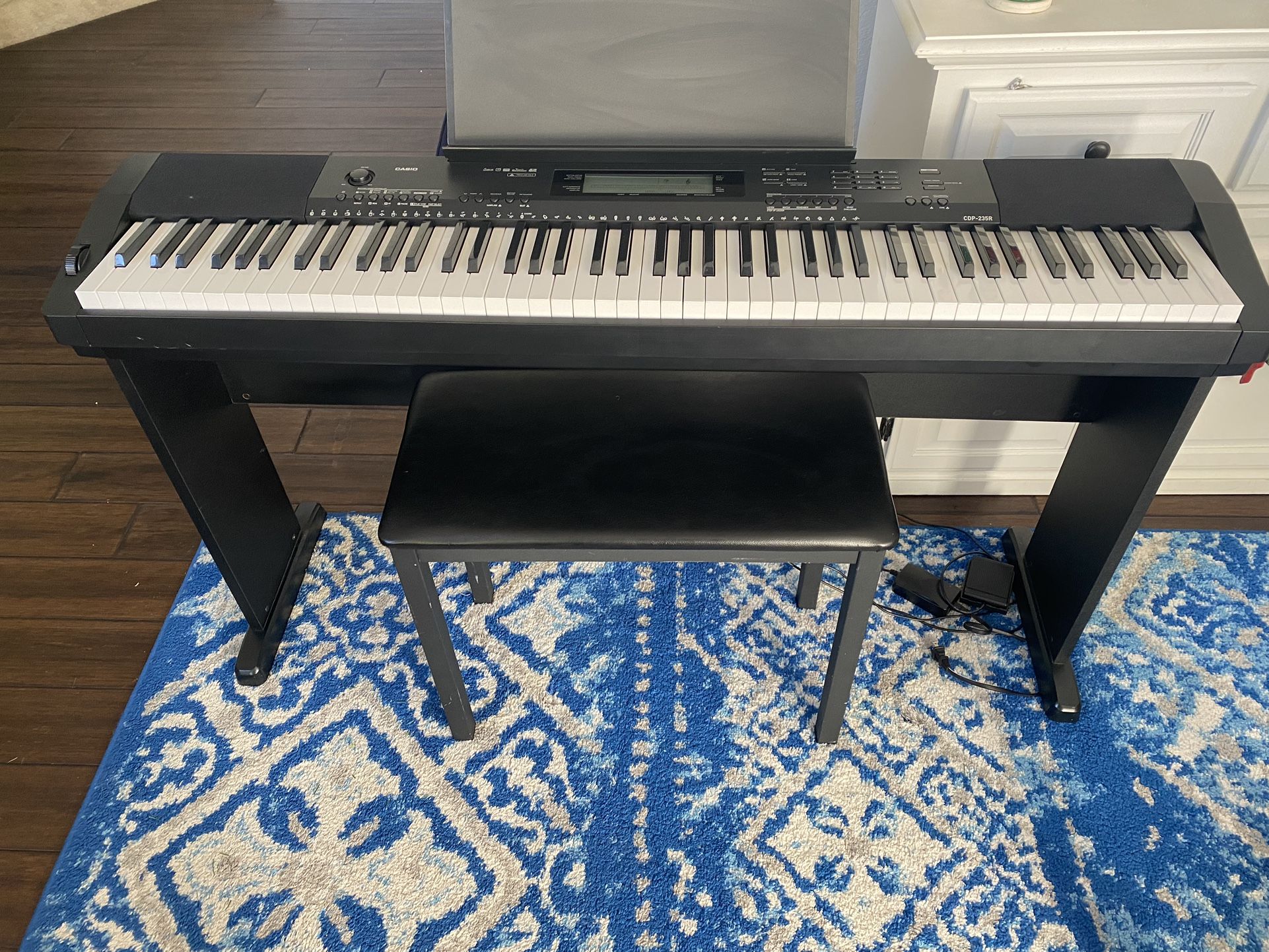 Piano. Keyboard 88 Weighted Keys Casio CDP-235R