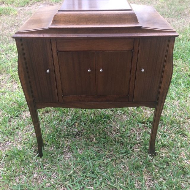 Victor Victrola 1920’s Phonograph Cabinet VV-240