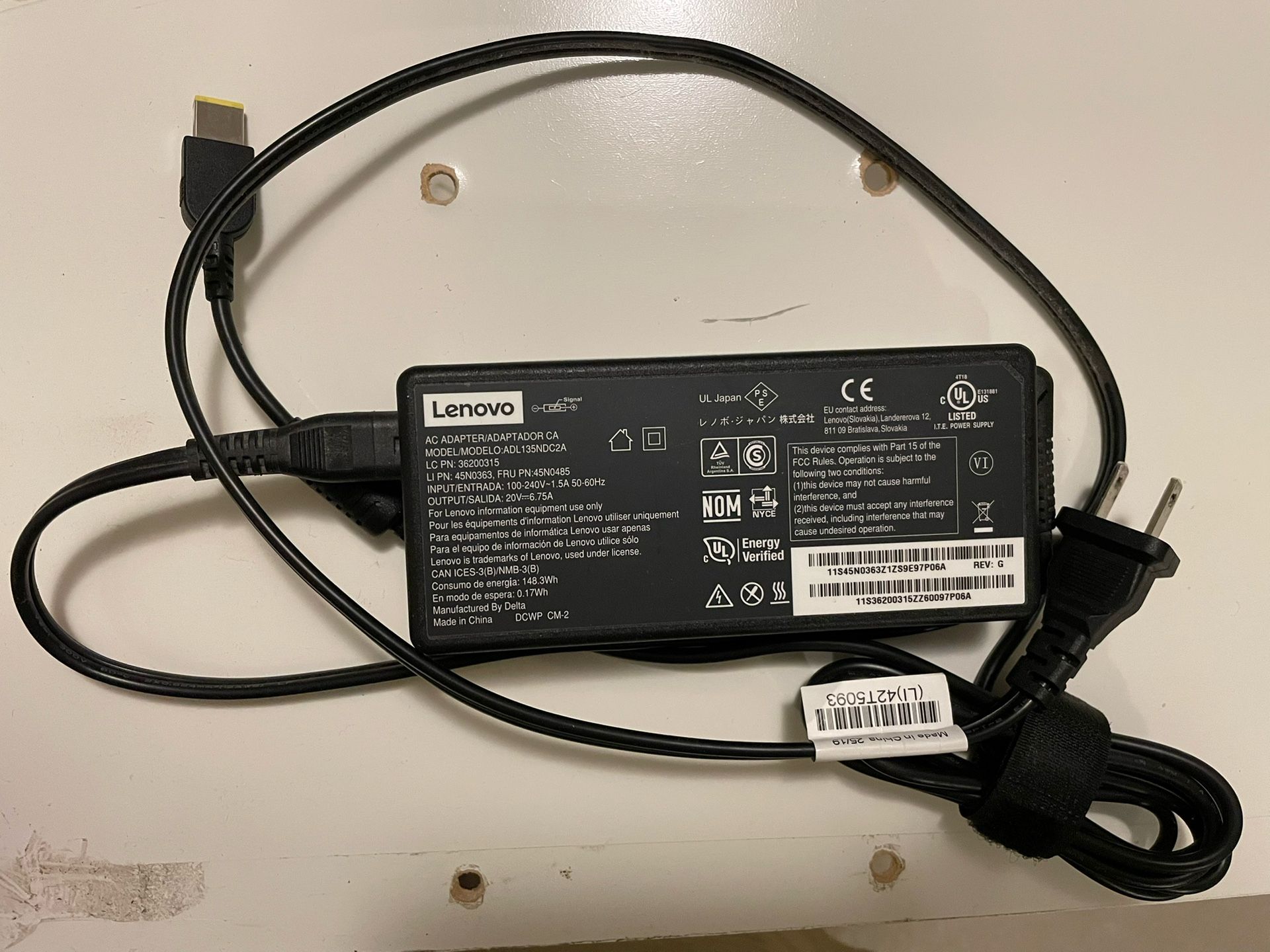 Lenovo Model ADL135NDC3A 135w Laptop Charger