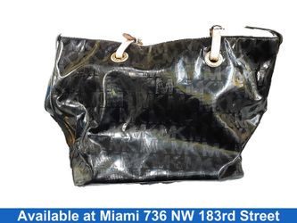 Michael Kors 38s1xttt42 Black Purse / Handbag