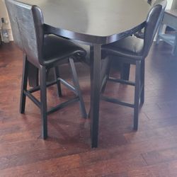 Cider Creek Chocolate 4 Pc Dining Room With Black Stools and Bench - $500 OBO