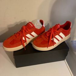 Adidas Originals Campus Trainers in Red and White