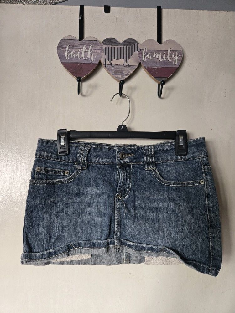 WOMAN'S SHORTS, SKIRT AND HALTER TOP