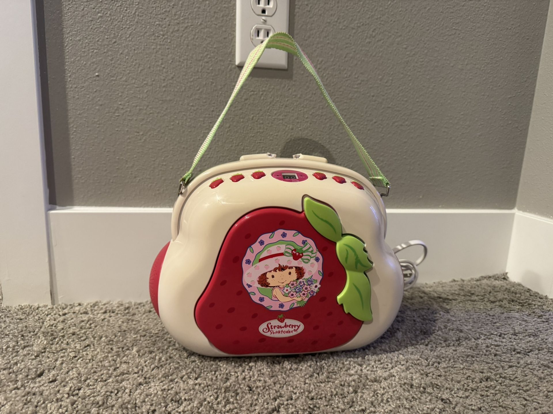 Strawberry Shortcake CD Player (Works)