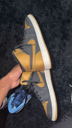 Nike Air Jordan 1 High-Top Sneakers 8.5