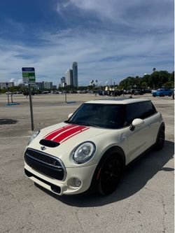 Mini cooper s 2014 54000 miles clean title