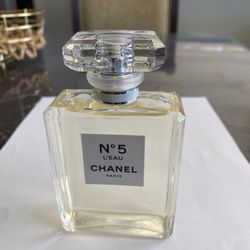N 5 Chanel Paris