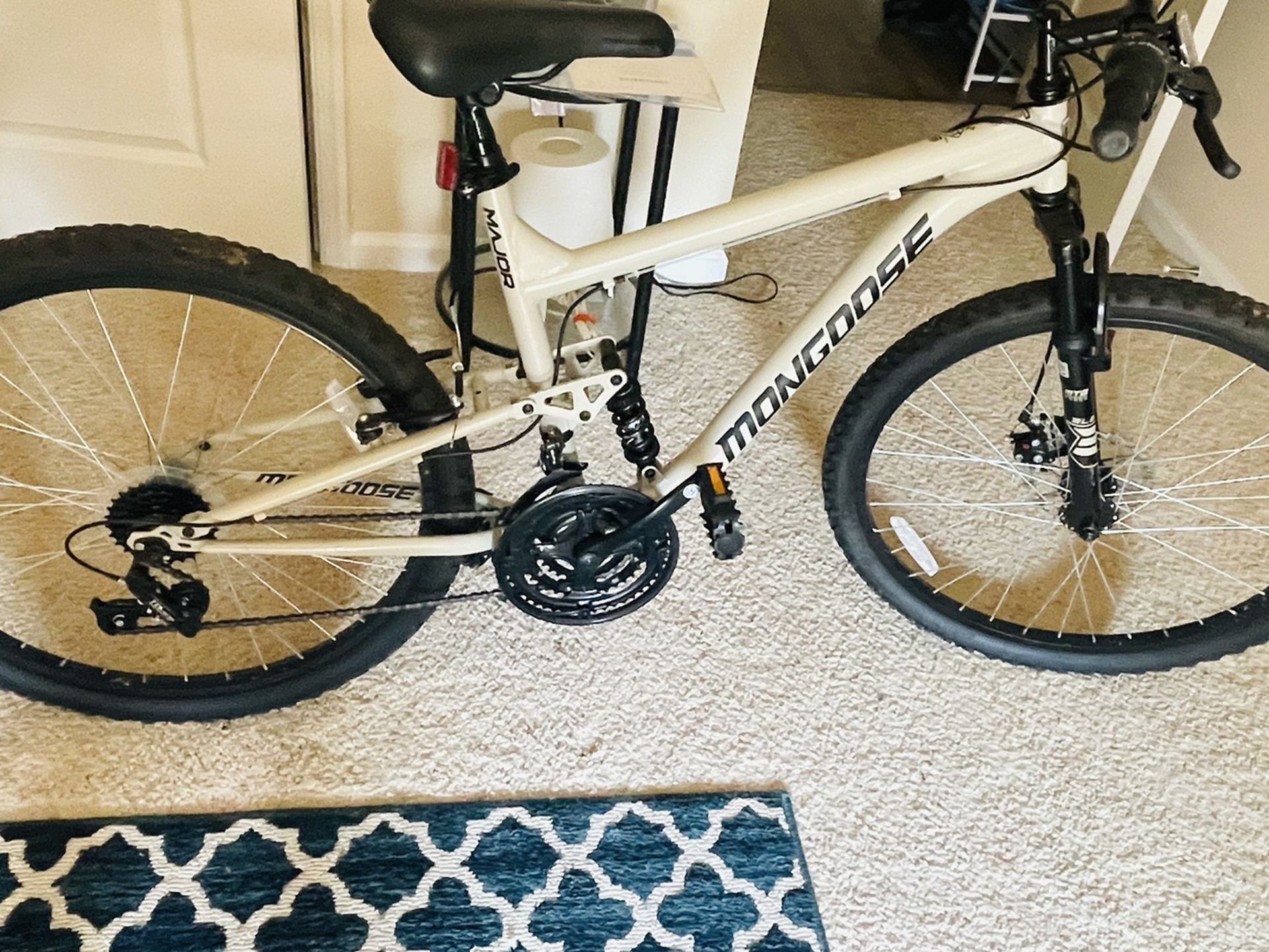Mongoose Major Mountain Bike 26’ Inch