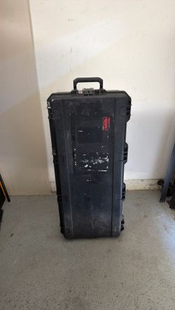 SKB 4217-7 with small crack on side