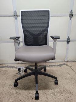 SitOnIt Torsa Fully Loaded Computer Desk Office Chair EXCELLENT SHAPE!