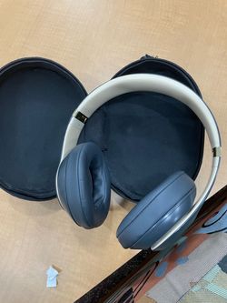 Beats Studio3 Wireless Headphones with Case