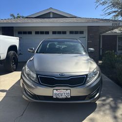 Kia Optima SXL 2013 RELIABLE, Low Miles