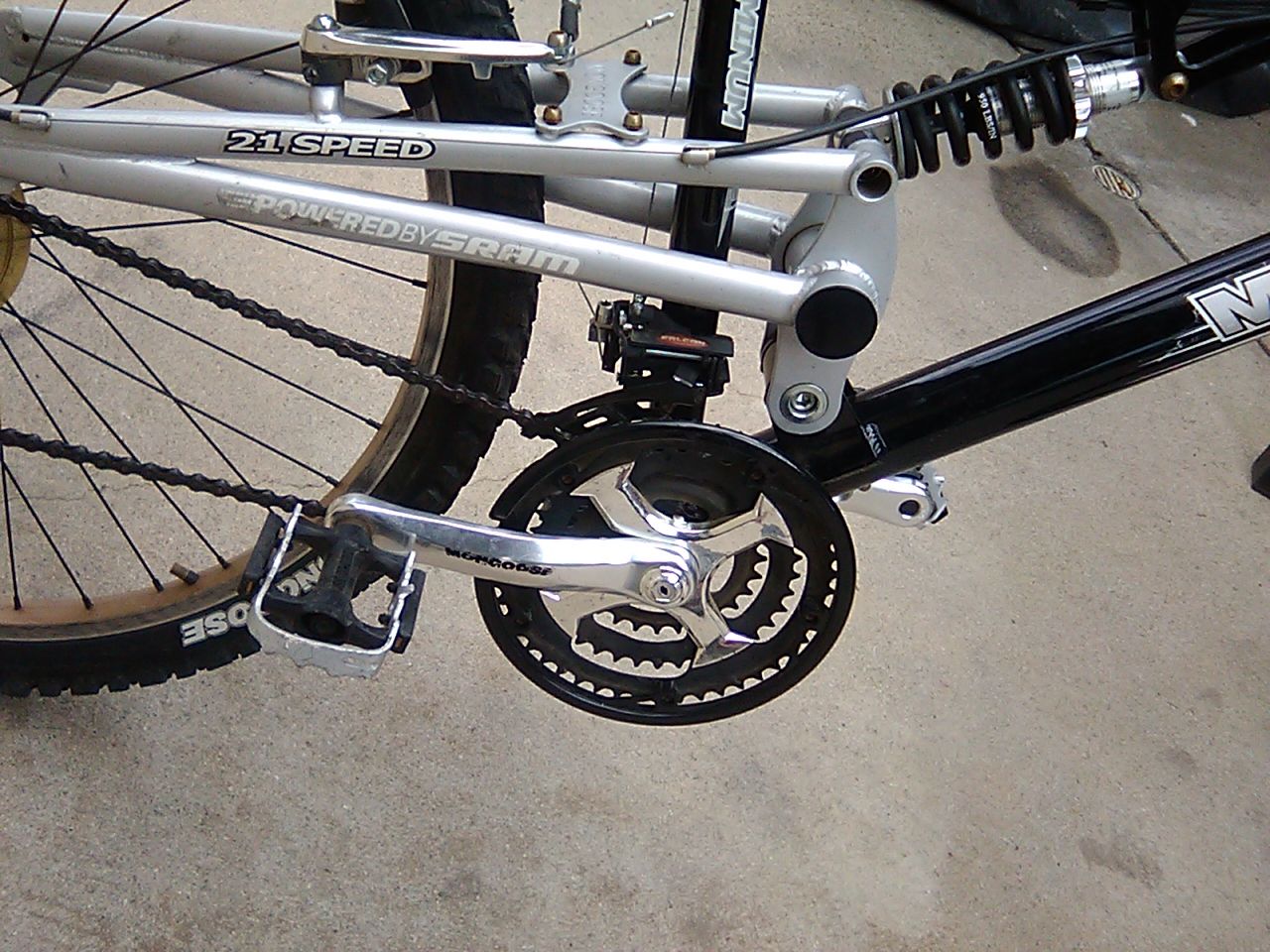 Mongoose exile 26 inch 21 speed mountain bike. for Sale in Los Angeles CA OfferUp
