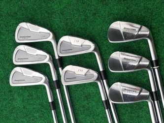 Bridgestone J33 Forged Combo Irons 3i-PW, S300 Shafts