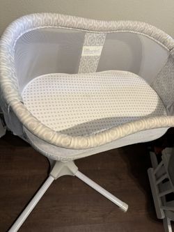 Swivel Bassinet