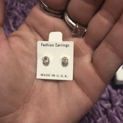 Small Diamond Earrings 