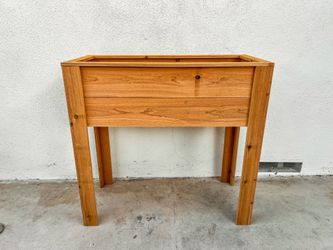 🌿 Raised Cedar Planter Box –Handcrafted & Durable