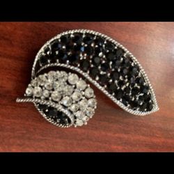 Brooch vintage rhinestone black large pin jewelry