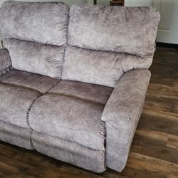 Lay-Z-Boy Reclining Loveseat