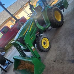 John Deere 3038e