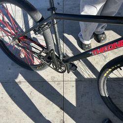 Black Rose Throne Bike