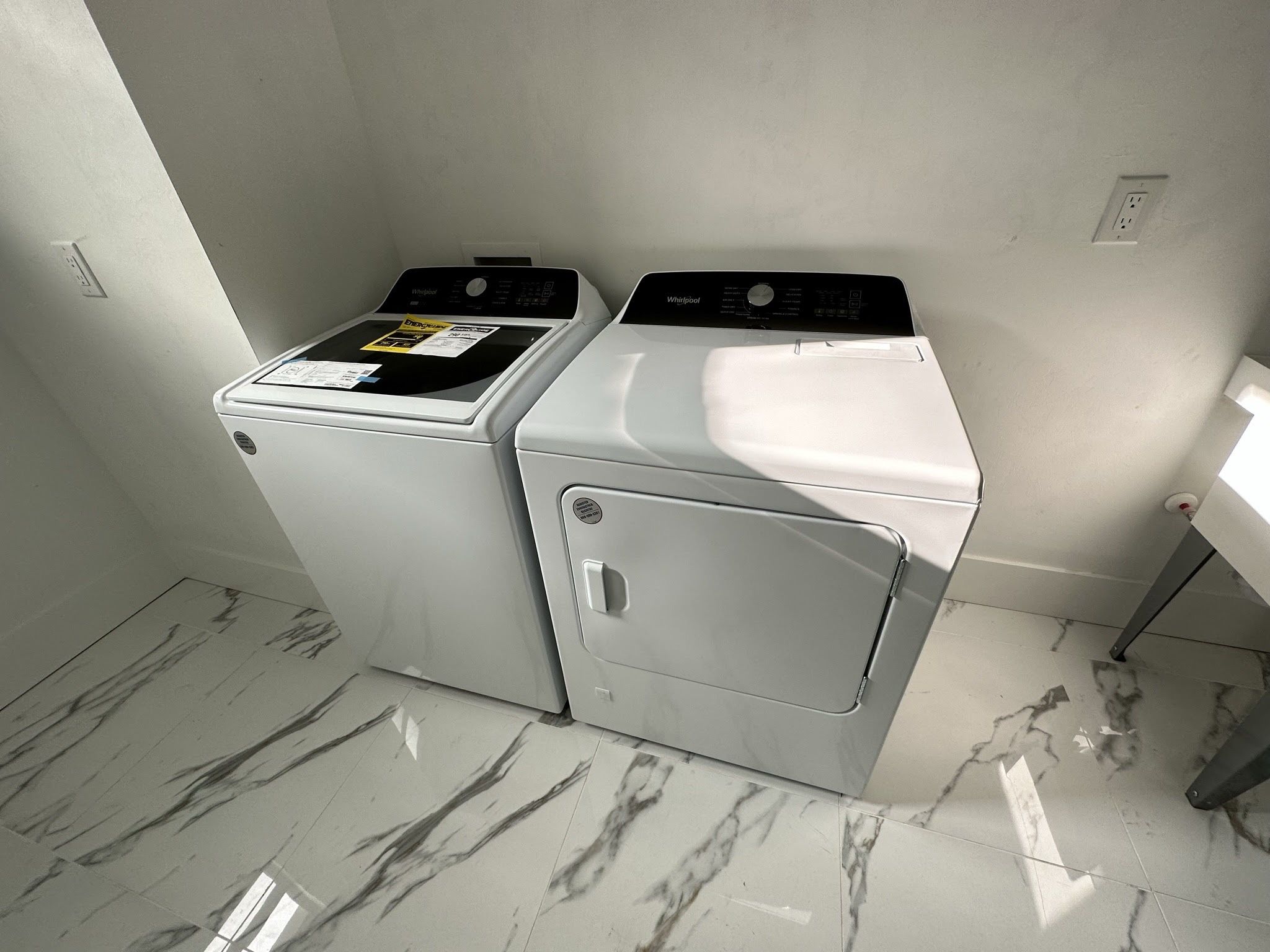 Whirlpool Washer And Dryer. NEW. $1700 Home Depot