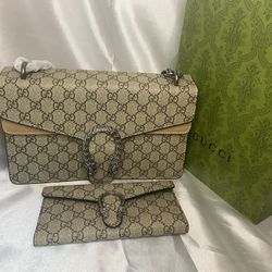  Purse/ Bag /Medium Purse /Shoulder bags /head Bag 