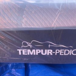 Brand New King Size 12” Tempur Pedic 1.0 Pro Adapt Medium Firm Mattress!! 