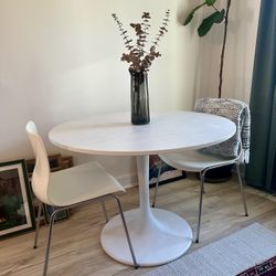 IKEA Docksta Petal Dining Table