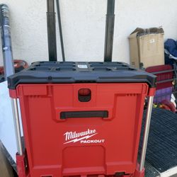 Milwaukee PACKOUT 19 in. Rolling Drawer Tool Box