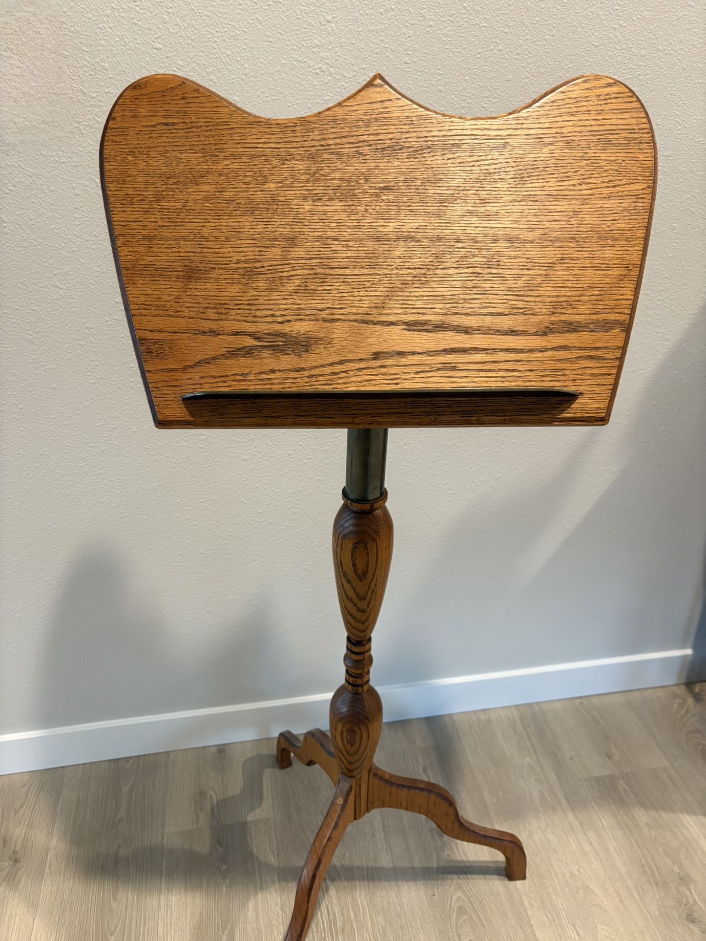 Solid Oak Music Stand w/metronome