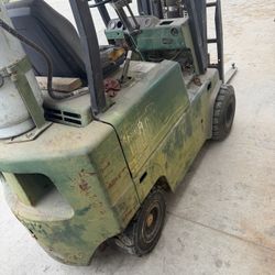 Clark C500 Y30 3,000lb Propane Forklift – Runs & Lifts 