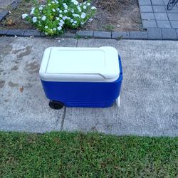 Igloo 38th Court Cooler On Wheels